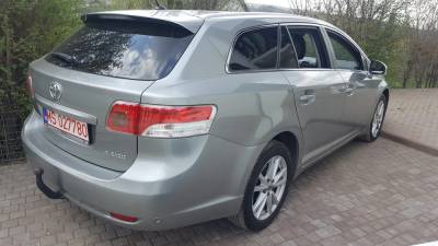 Toyota Avensis-1-IMG-nav