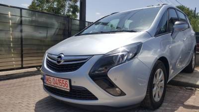 Opel Zafira-1-IMG-nav